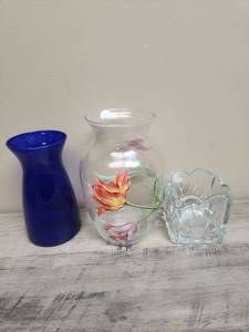 lot 559 image: Mixed Glass Vase and Votive Holder