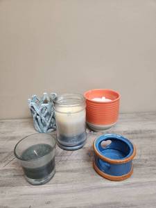 lot 560 image: Mixed Candle and Votive Holders