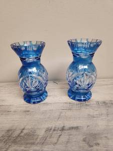 lot 572 image: Pair of Vintage Blue Cut Crystal Vases