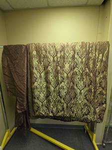 lot 626 image: Queen size brown and Gold Pattern Comforter with matching brown dust ruffle