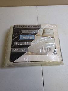 lot 629 image: Performance by Springs Twilite Full Sheet Set 124 Thread Count No Iron