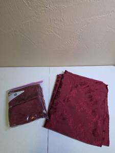 lot 630 image: Red Damask Table Cloth 64x100 with matchingNapkins Set