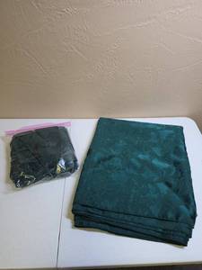 lot 631 image: Green Damask Tablecloth 66 x 112 inches with matching green napkins