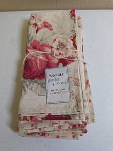 lot 635 image: Waverly Garden Room Heirloom Collection Floral Napkins Set of 6 - brand new