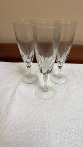 lot 711 image: Crystal Champagne Flutes Set of 3