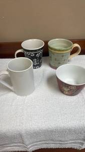 lot 723 image: Mixed Ceramic Coffee Mug Collection Set of 4