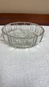 lot 729 image: Clear Glass Decorative Bowl with Ornate Pattern