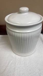lot 744 image: White Ceramic Cannister with Lid