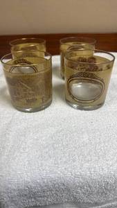 lot 746 image: Gold Decorated Whiskey Glasses Set of 4