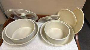 lot 778 image: Complete Set of non-handled pots and pans with multiple Lids - great for food prep or storage in the fridge