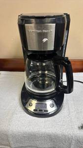 lot 779 image: Hamilton Beach Programmable Coffee Maker with Digital Display