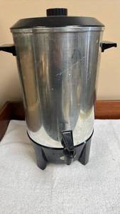 lot 798 image: Electric Coffee Percolator with Spigot - tested, works