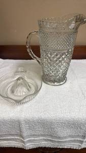 lot 822 image: Crystal Glass Pitcher with Glass Juicer