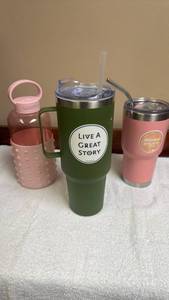 lot 833 image: Mixed Drinkware Set with Tumblers and Water Bottle