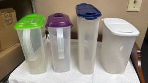 lot 843 image: Plastic Cereal Storage Container Set with Pour Spouts