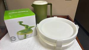 lot 846 image: Tupperware salsa maker and Divide-A-Rack Set along with a Rubbermaid pitcher
