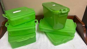 lot 847 image: 6 piece Green Plastic Food Storage Container Set with Lids