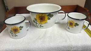 lot 860 image: Enamelware Sunflower CoffeeSoup Mug Set with Bowl