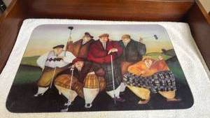 lot 867 image: Golf Scene glass cutting board