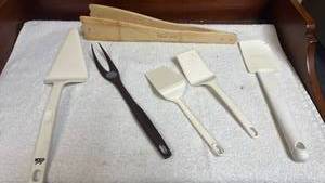 lot 869 image: Kitchen Utensil Set with Spatulas, Fork and Bamboo Tongs