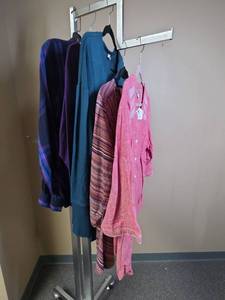 lot 1113 image: Five womens Sz 1X tops including CJ Banks and Liz Claiborne