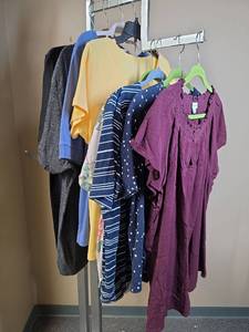 lot 1123 image: Eight womens 2x tops including a brand new St Johns Bay top