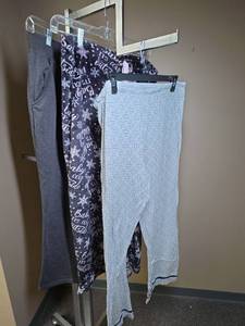 lot 1145 image: Womens size 1X pajama bottoms and gray sweat pants