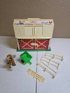 lot 1301 image: Fisher-Price Play Family Farm Playset with Accessories