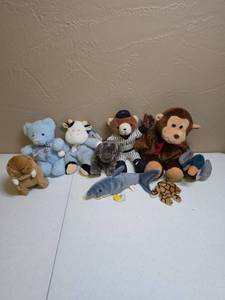 lot 1304 image: Mixed Plush Animal Collection Bundle