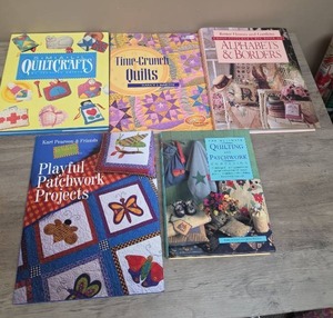 lot 1331 image: Quilting and Patchwork Pattern Books Collection