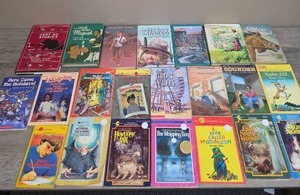 lot 1364 image: Pre-teen books, mostly vintage