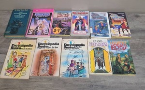 lot 1366 image: Pre-teen to early teen books including Encyclopedia Brown, A Wrinkle in Time, Hardy Boys, Tom Swift and more