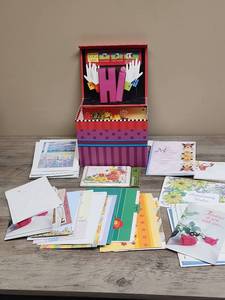 lot 1410 image: 24 All Occasion Flip-Flop Greeting Cards Set