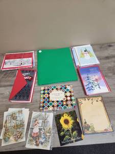 lot 1416 image: Mixed Holiday Christmas Card and Stationery Collection Bundle