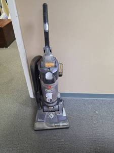 lot 31 image: Hoover Pet Rewind Plus with WindTunnel Technology- needs some maintenance, runs a little loud and suction could be improved although it does pick up some.