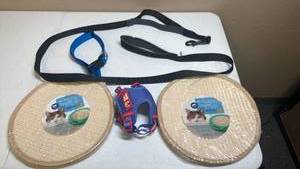 lot 1616 image: Pet Supplies Bundle - Dog Harness, Collar, Leashes and Cat Scratchers
