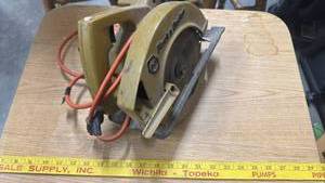 lot 1708 image: Black & Decker 7309 7.25 Inch Circular Saw