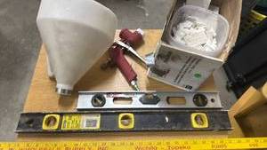 lot 1720 image: Spray Gun with Ceramic Wall Tile and Installation Tools Bundle