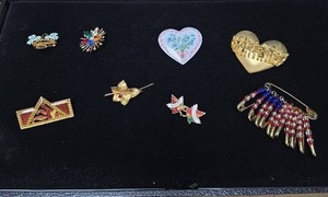 lot 201 image: Lot of Costume Brooches