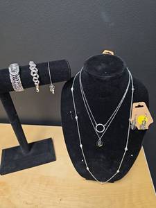 lot 233 image: Silver Tone Jewelry Collection Set