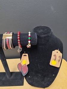lot 236 image: Fashion Jewelry Collection Set with Bracelets and Earrings