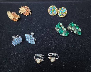 lot 255 image: Mixed Rhinestone and Crystal clip-on Earring Collection - 5 Pairs