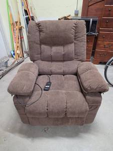 lot 24 image: Brown Upholstered Lift Chair - lift functions correctly and quietly. See desc for conditon note and measurements