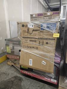 lot 53542 image: LG Window Room Air Conditioners Cooling and Heating Units - Lot of 6