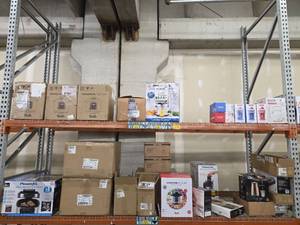 lot 60785 image: Mixed Lot Kitchen Appliances and Small Appliances Collection
