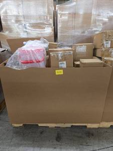 lot 53786 image: Pallet of Mixed Goods Including Tupperware, Reusable Glooves and More