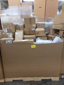 lot 53787 image: Pallet of Household Decor and More