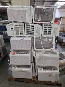lot 53851 image: Pallet of LG Window Air Conditioners Different Models