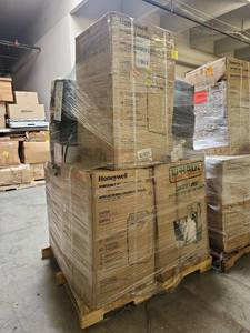 lot 53881 image: Pallet of Honeywell Portable Air Conditioner 3-in-1 14000 BTU - Lot of 4
