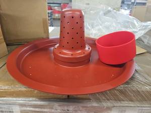 lot 53900 image: H2H 2-Piece Cast Aluminum Chick Red